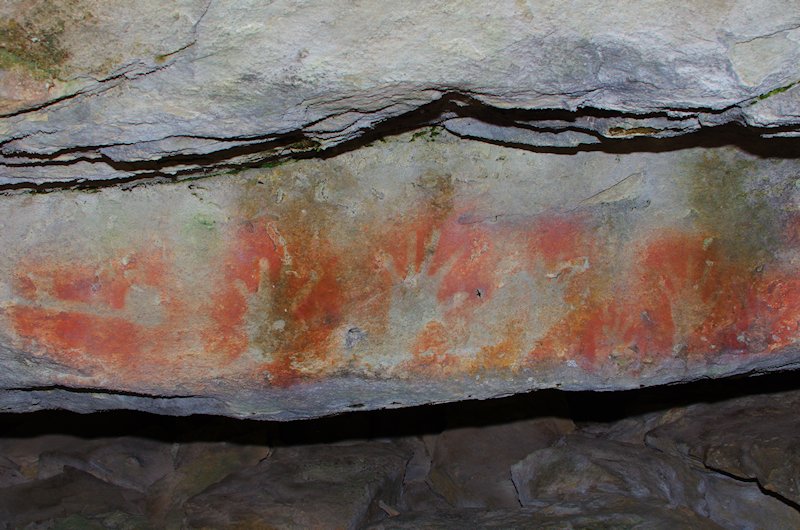  Aboriginal cave paintings